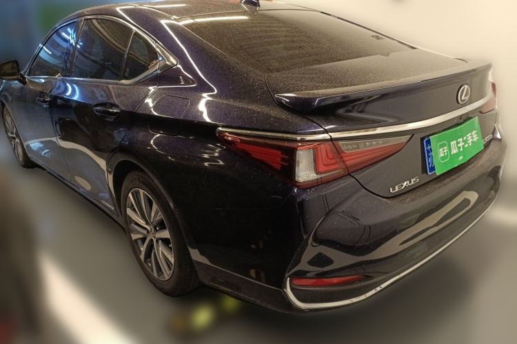 Used Lexus ES 2018 300h Premier Edition China VI Standard