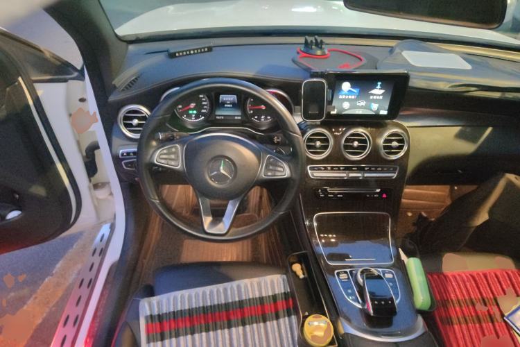 Used Mercedes-Benz GLC 2016 GLC 260 4MATIC Luxury Model Steering Wheel