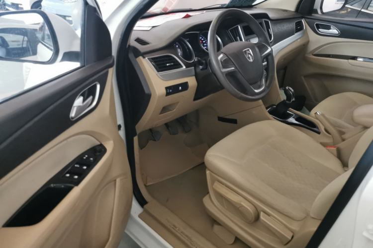 Used Baojun 730 2016 1.5L Manual Value Edition 7 Seats China V Emission Standard
