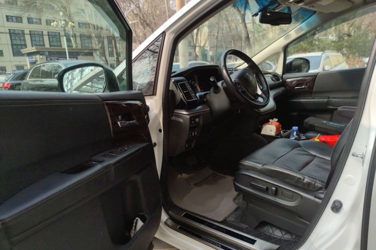 Used Honda Elysion 2016 2.4L Luxury Edition Interior 3