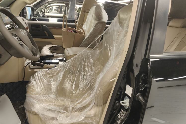 Used Toyota Land Cruiser 2015 4.0L V6 Middle East Limited Edition
