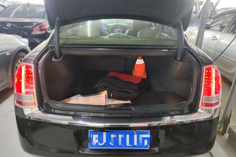 Used Chrysler 300C 2013 3.6L Luxury Edition