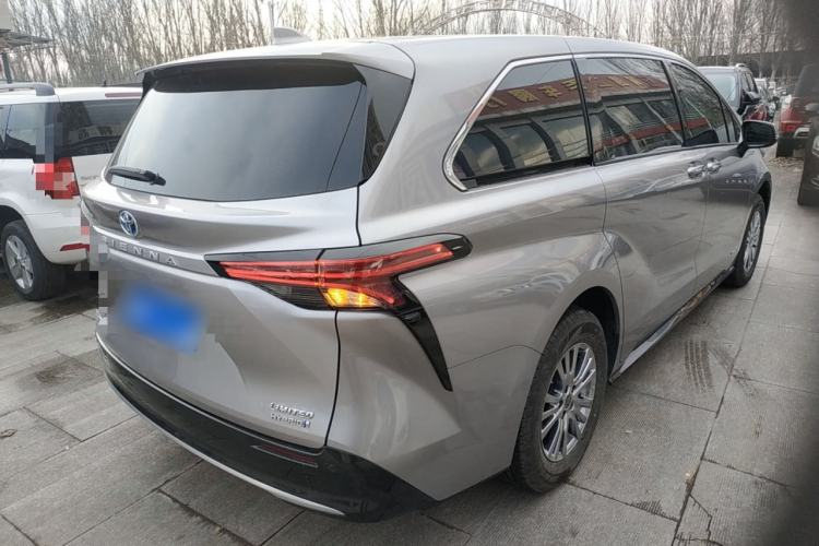 Used Toyota Sienna 2021 2.5L Hybrid Premium Edition

