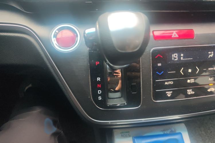 Used Honda Elysion 2016 2.4L Supreme Edition Gear Lever