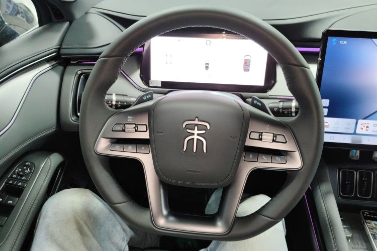 Used BYD Song L EV 2025 Intelligent Driving Version 662 km LiDAR Excellence Edition Steering Wheel