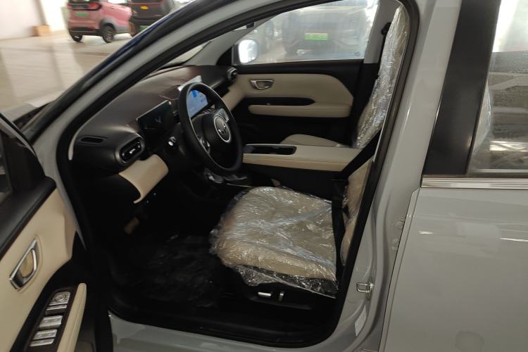 Used Wuling Bingo PLUS 2024 330 km Range Five-Seater Version
