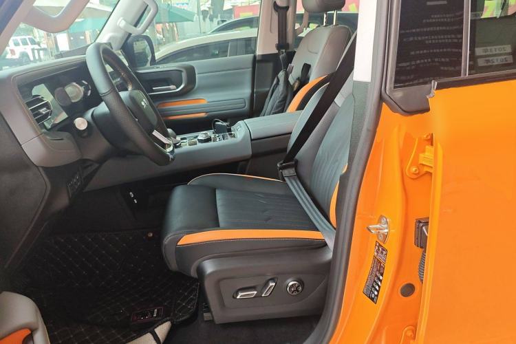 Used BAIC Off-Road BJ40 2024 2.0T All-New Urban Hunter Edition Chivalrous Style