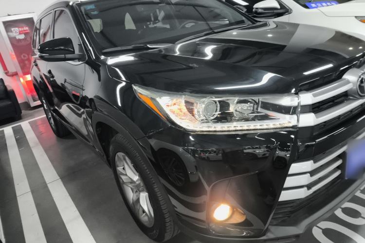 Used Toyota Highlander 2018 2.0T Four-Wheel Drive Luxury Version 7 Seats China VI Standard Front Right 45 Deg
