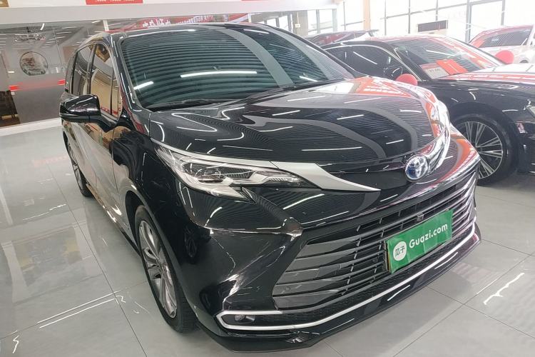 Used Toyota Sienna 2023 2.5L Hybrid Deluxe Edition