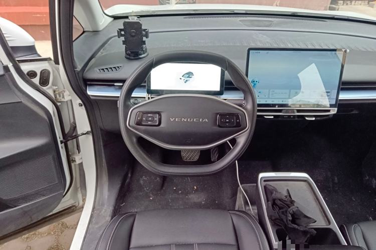 Used Venucia VX6 2024 520 Travel Edition
