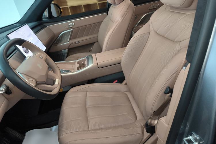 Used ONVO Luxeed L90 2025 Model—Ultra Six-Seater Version