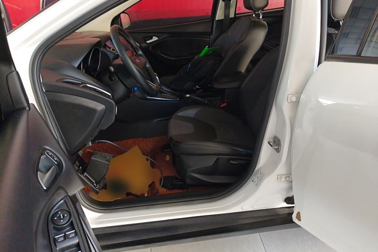 Used Ford Focus 2017 Hatchback EcoBoost 125 Automatic - Ultra-Powerful Style Edition with Smart Drive Features
