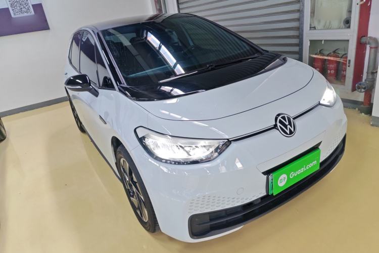 Used Volkswagen ID.3 2021 Pure Edition Front Right 45 Deg