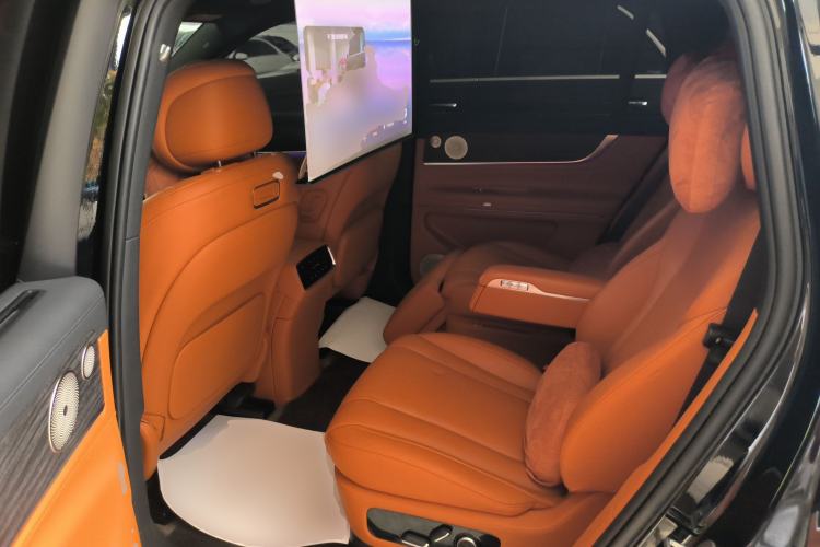 Used Hima AITO M9 2024 Range-Extended Ultra Version 52 kWh 6-Seater Model Left Rear Seat