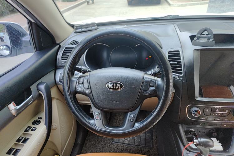 Used Kia Sorento 2013 2.2T 5-Seater Diesel Luxury Edition Steering Wheel