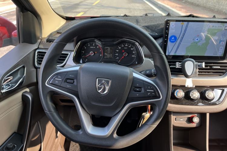 Used Baojun 310W 2017 1.5L Manual Fashion Model China V
