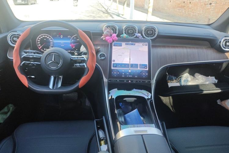 Used Mercedes-Benz GLC 2024 Refreshed GLC 300 L 4MATIC Dynamic Version 5 Seats Center Console