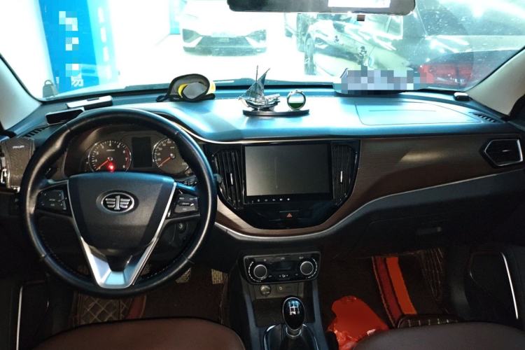 Used FAW Senya R7 2016 1.6L Manual Luxury Model
