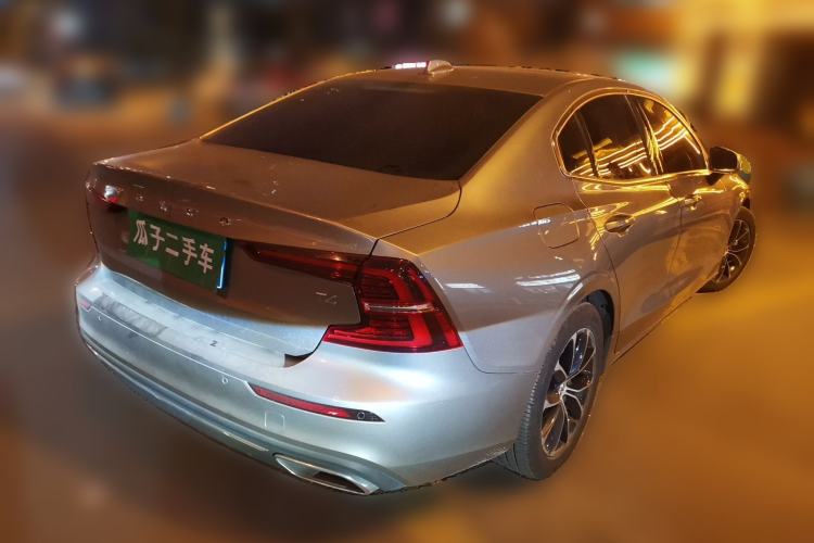 Used Volvo S60 2021 T4 Zhiyi Luxury Edition
