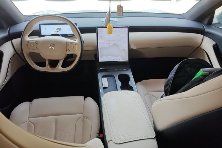 Used Nio ET5T 2024 75kWh Touring Center Console