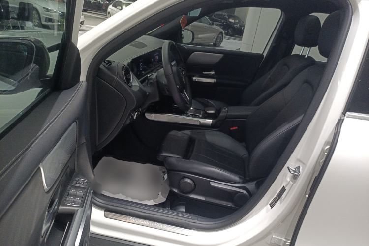 Used Mercedes-Benz GLB 2022 Second Facelift GLB 200 Fashion Edition
