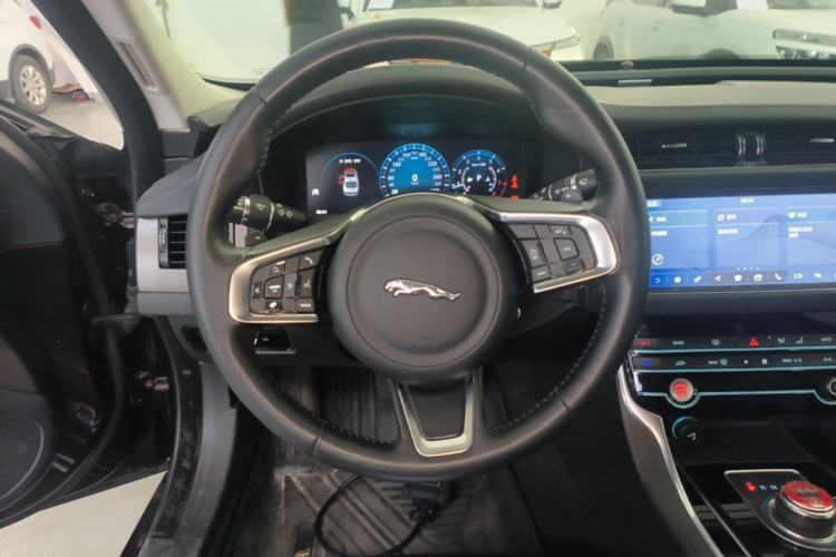 Used Jaguar XFL 2020 XFL 2.0T P200 Two-Wheel-Drive Rally Flag Edition
