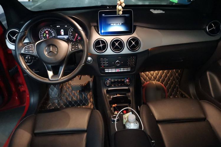 Used Mercedes-Benz B-Class 2019 B 200 Fashion Model Center Console