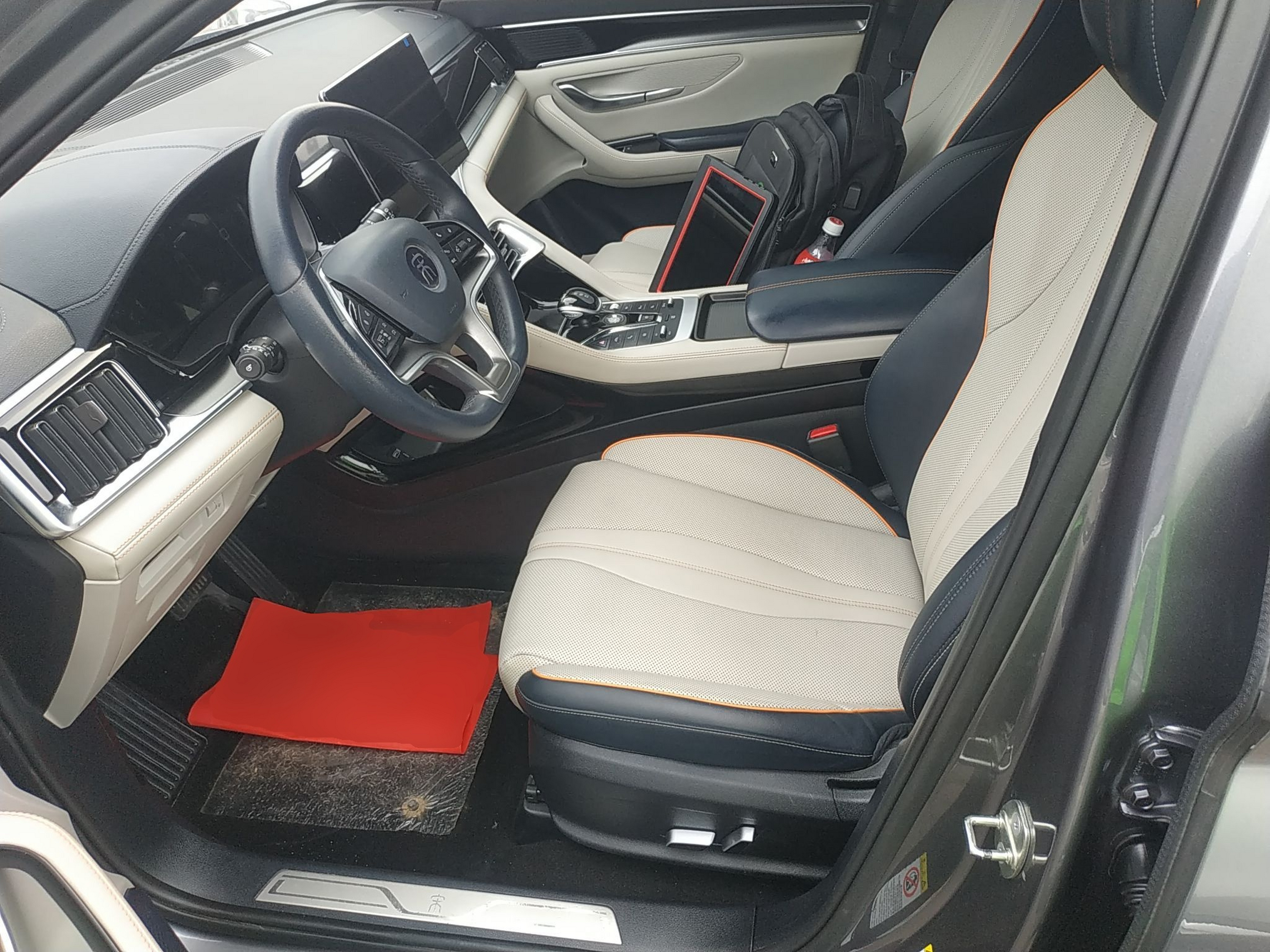 Переднее сиденье в автомобиле