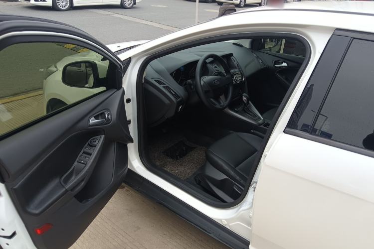 Used Ford Focus 2017 Hatchback 1.6L Automatic Comfort Plus SmartDrive Edition
