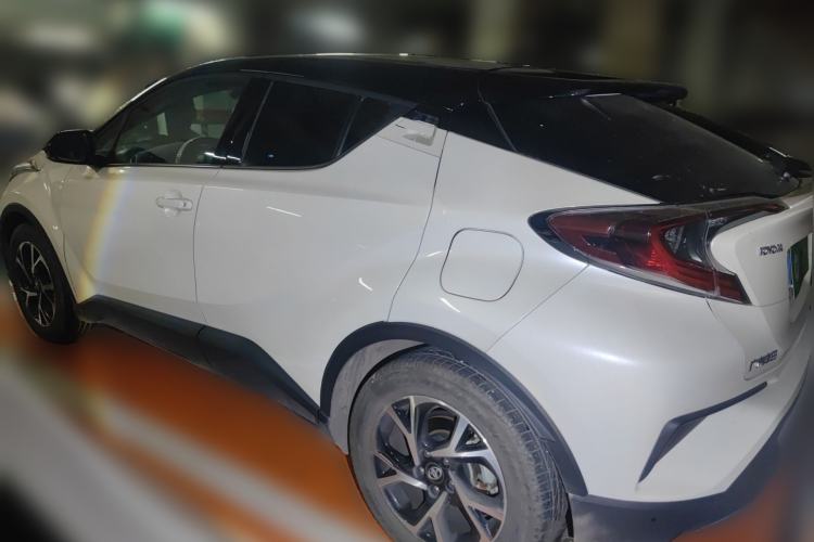 Used Toyota C-HR 2018 2.0L Luxury Sunroof Version China VI Standard Rear Left 45 Deg