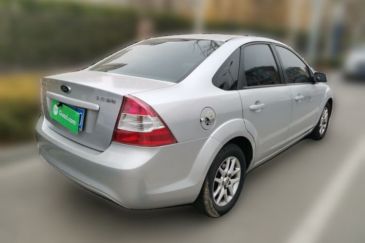 Used Ford Focus 2011 Sedan 1.8L Manual Classic Model
