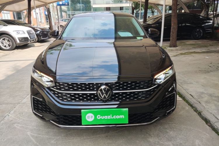 Used Volkswagen Passat 2023 Restyled 330TSI Starry Luxury Edition
