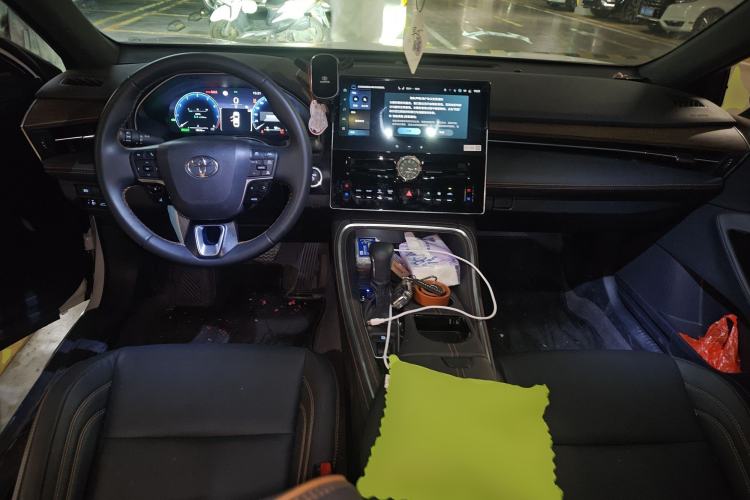 Used Toyota Avalon 2024 Dual-Motor 2.0L Luxury Edition
