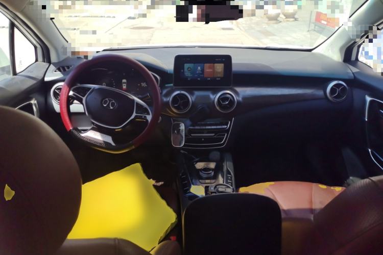 Used BAIC Beijing EU5 2018 R550 Smart Trend Edition Center Console