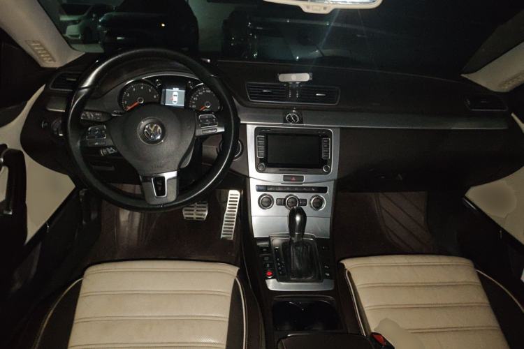 Used Volkswagen FAW-Volkswagen CC 2013 3.0 FSI V6 Center Console