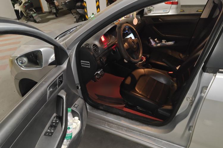 Used Volkswagen Jetta 2015 1.6L Manual Fashion Edition Driver Seat