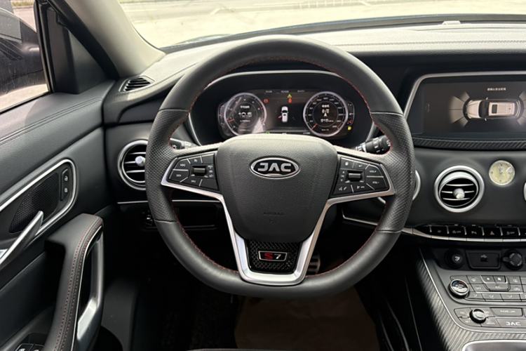 Used JAC Refine S7 2017 2.0T Automatic Luxury Model
