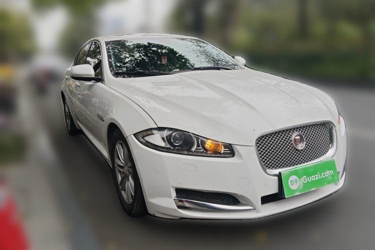 Used Jaguar XF 2015 XF 2.0T Prestige Edition Front Right 45 Deg