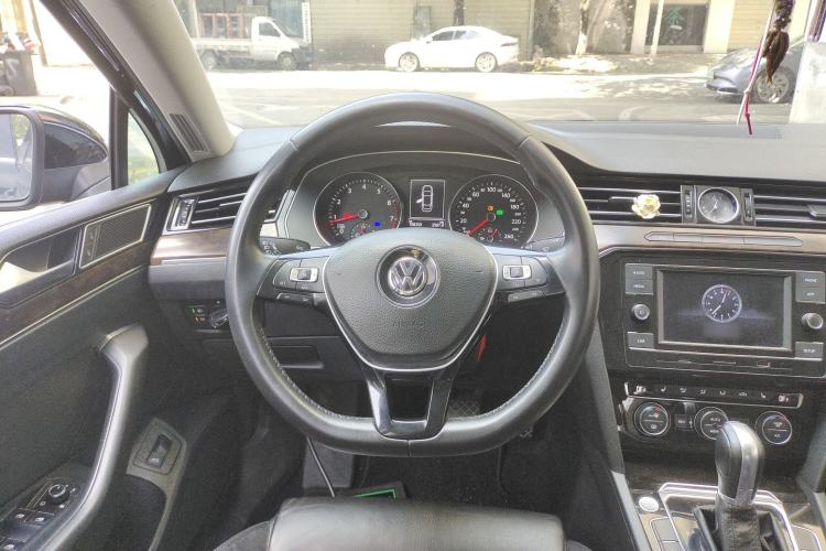 Used Volkswagen Magotan 2018 Facelift 380TSI DSG Luxury Version
