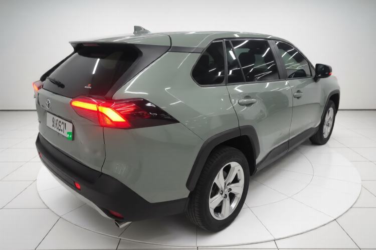 Used Toyota RAV4 2020 2.0L CVT Two-Wheel Drive Fashion Edition Rear Right 45 Deg