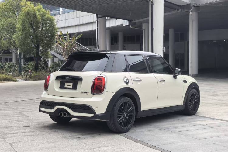 Used MINI MINI 2022 2.0T COOPER S Classic Edition Five-Door Version
