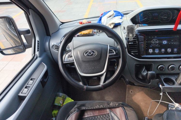 Used SAIC MAXUS Xintu V80 2019 2.5T Classic Model 6-Speed Manual – Aoyuntong Short Wheelbase Ultra-Low Roof 5/6 Seats