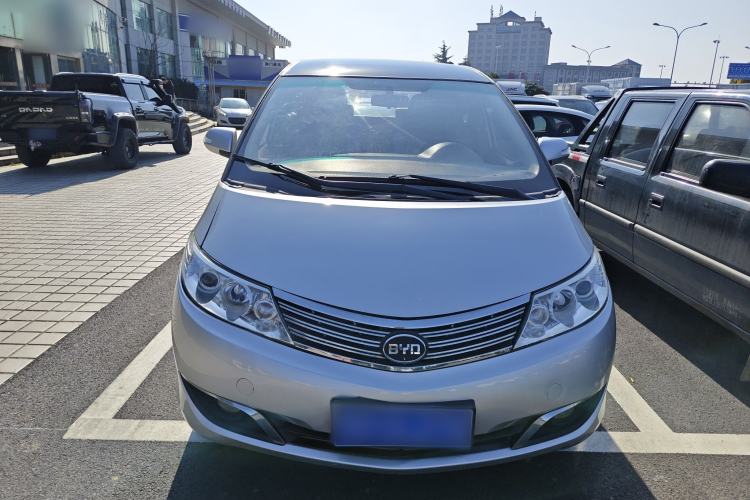 Used BYD M6 2013 2.0L Manual Comfort Edition
