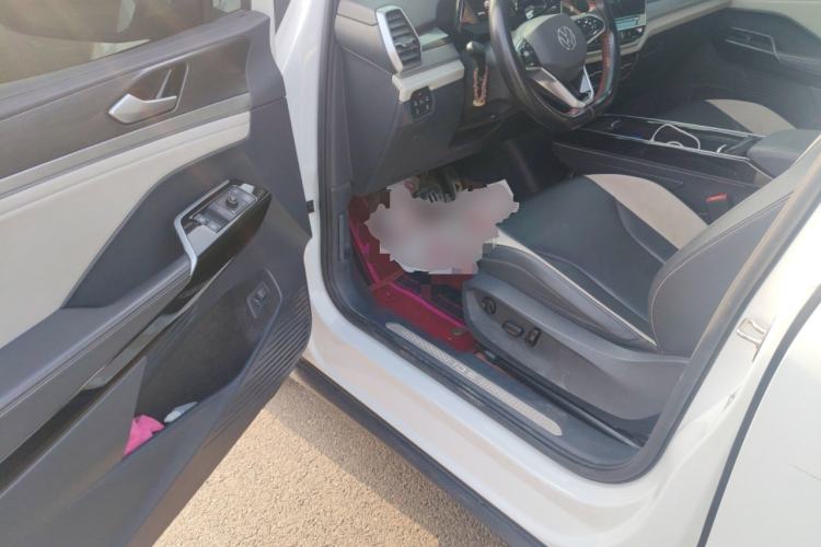 Used Volkswagen ID.6 CROZZ 2021 Long-Range PURE+ Edition Driver Seat