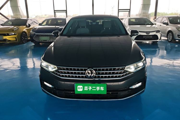 Used Volkswagen Magotan 2023 2 Million Units Commemorative Edition 330TSI DSG Luxury Version Front