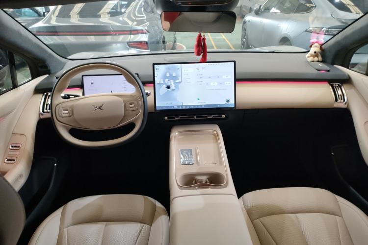 Used XPeng P7+ 2024 Long-Range Max Center Console
