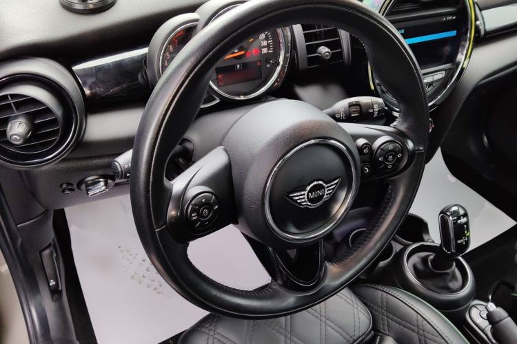 Used MINI MINI 2018 1.5T COOPER Classic Edition