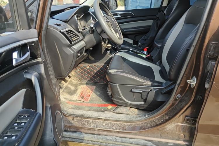 Used HYOSOW H3 2015 1.5L manual luxury version Driver Seat