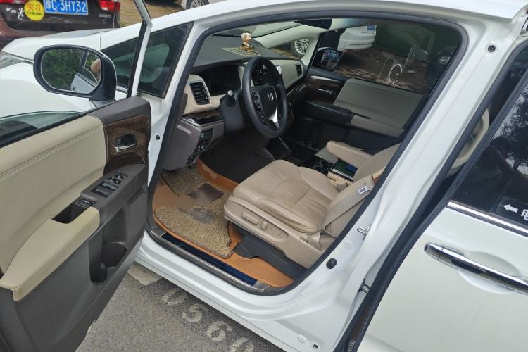 Used Honda Odyssey 2015 Revised 2.4L Luxury Edition Driver Seat
