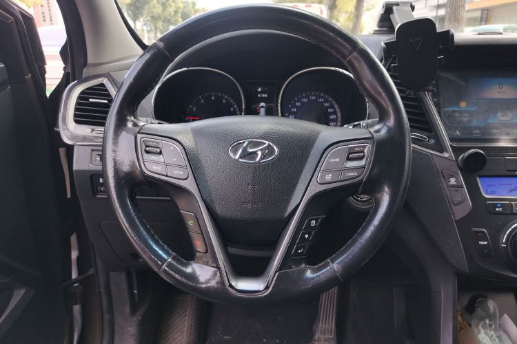 Used Hyundai Santa Fe 2013 2.4L Automatic Two-Wheel Drive Smart Version